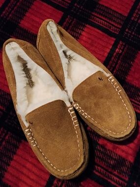 Koolaburra By UGG Women's Slippers Sz. 6 Chestnut Brown